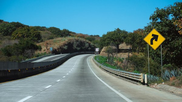 Wie kann ich meine Motorradfahrten umweltfreundlicher gestalten?